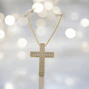 Collana in argento con croce