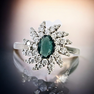 Anello in argento con zirconi