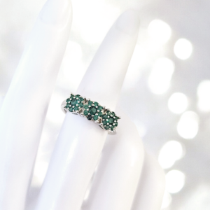 Anello in argento con zirconi