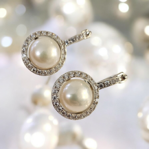 Orecchini in argento con perle