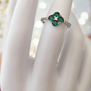 Anello "fiore" in argento