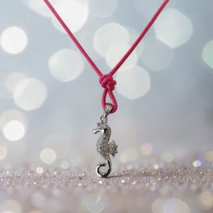 Ciondolo Ippocampo in argento 925 con cordoncino