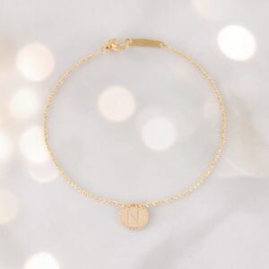 Bracciale in oro 18kt con medaglia lettera N