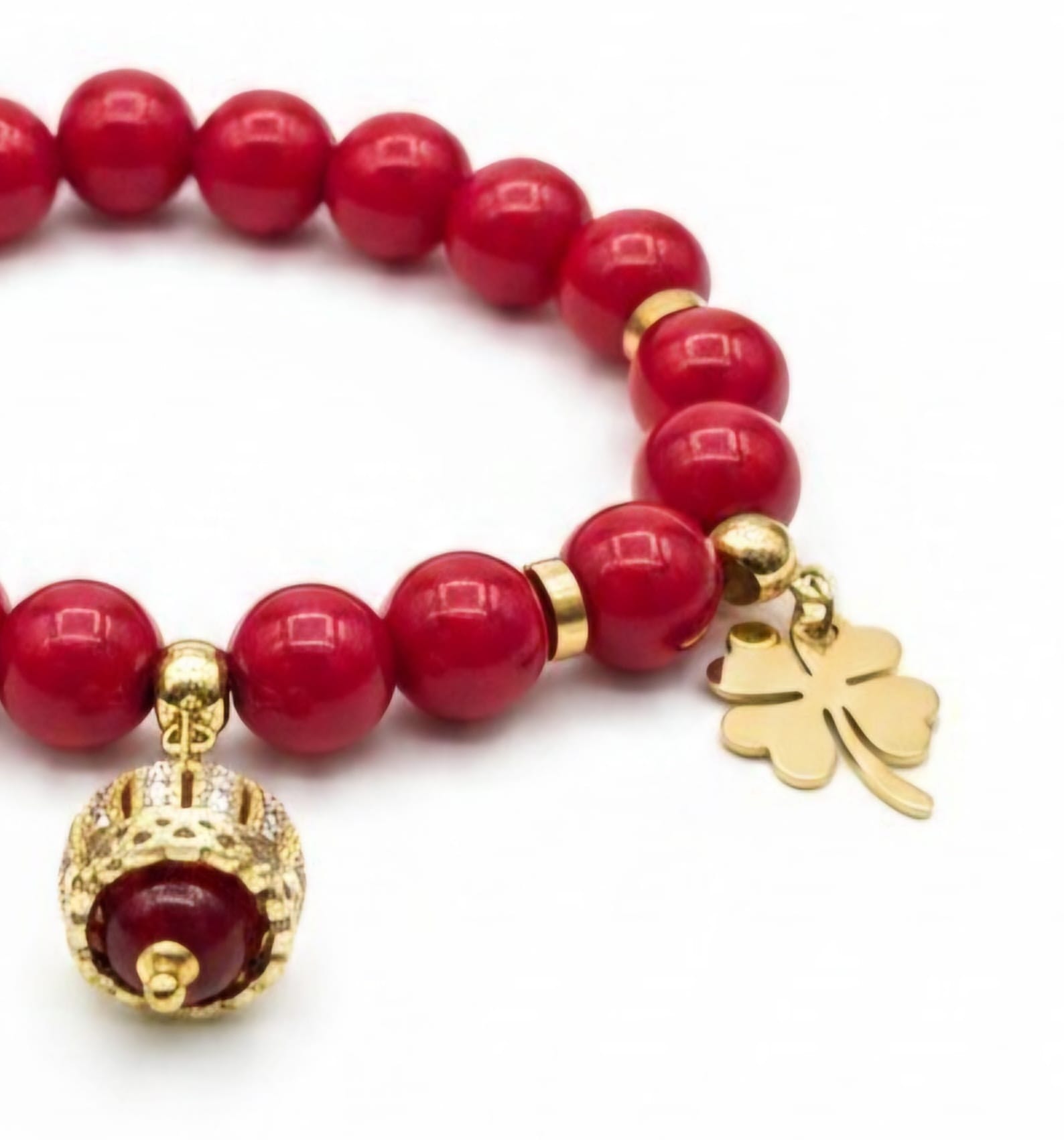 Bracciale elastico in Giada Coreana Rossa e Charm dorati - immagine 3